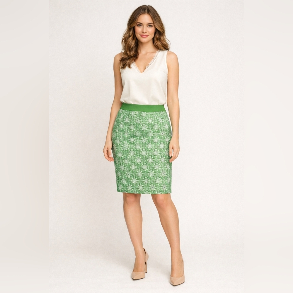 Nanette Lepore Green Embroidered Pencil Skirt Side Zip Back Kick Vents Size 6